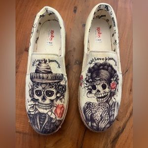 Forever Love Sneakers size 9